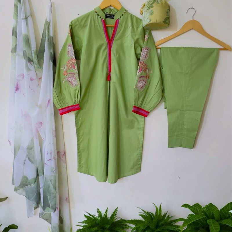 A Fresh Design for 3-piece Apple Green Lawn Dress